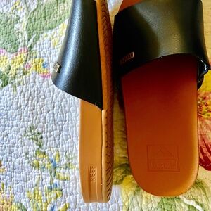 REEF nwot Slides.  Black sz women's 5